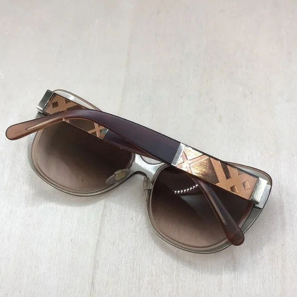 Burberry Sunglasses B 3088 Gradient Oversized Cat Eye - Picture 3 of 9